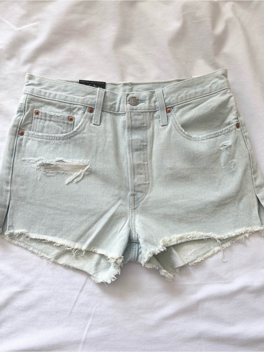 nwt LEVI’S 501 High Rise Denim Shorts in Light Wash, Size 29